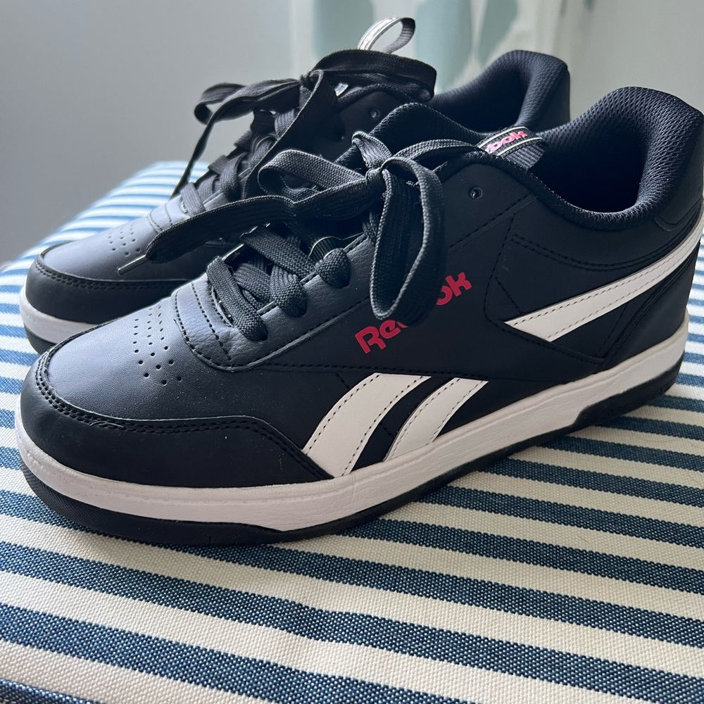 Reebok Heelys (Excellent Condition).  Boys - Size 8
